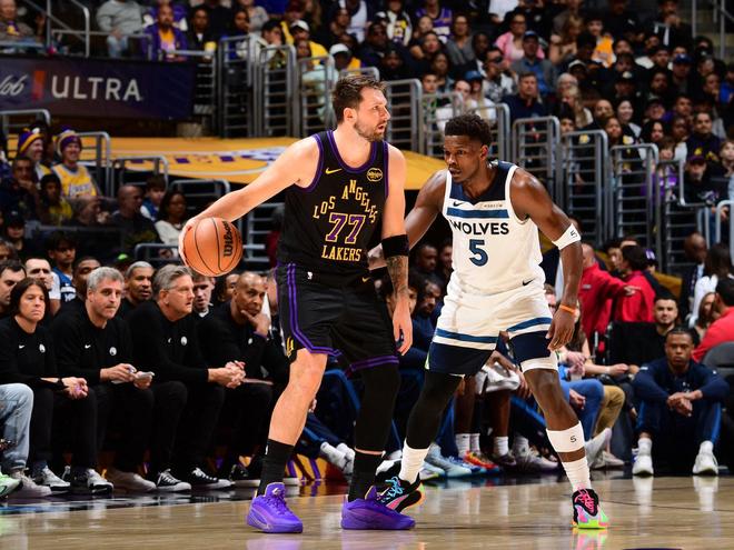 湖人季后赛席位争夺战升级 三核驱动能否突破上