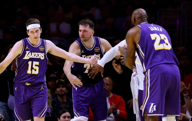 湖人季后赛席位争夺战升级 三核驱动能否突破上