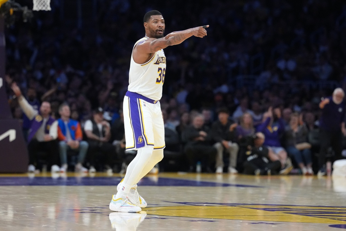 湖人双星面临离队危机 独行侠或截胡里弗斯