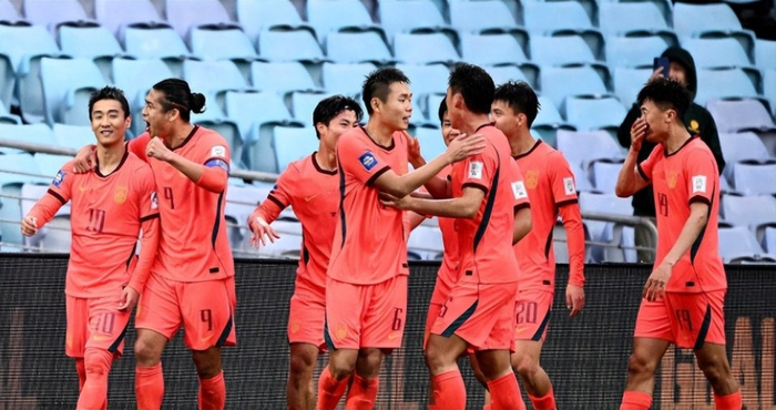 谢文能伤愈回归助国足迎战喀麦隆 战术调整或成