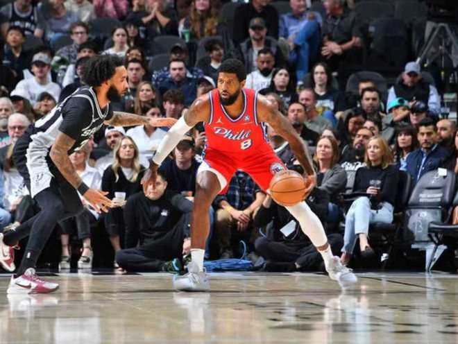 文班亚马伤退马刺双杀76人，恩比德复出难改败局