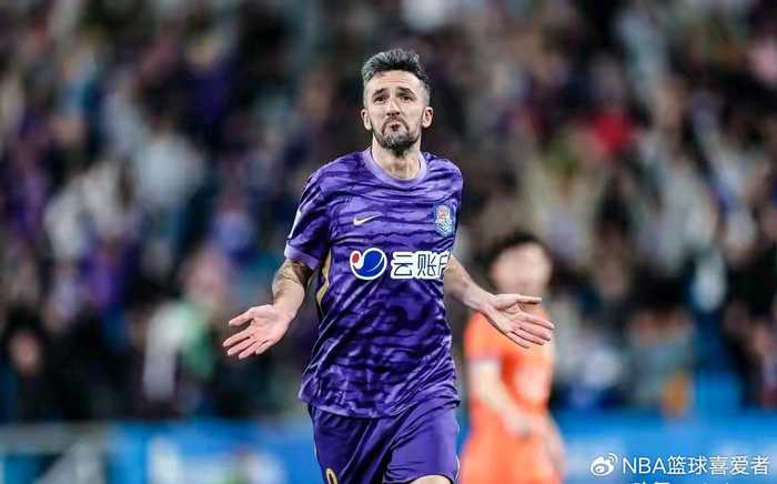 泰山客场险胜津门虎 韩鹏排兵布阵引争议