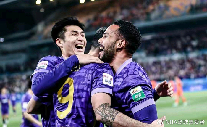 泰山客场险胜津门虎 韩鹏排兵布阵引争议